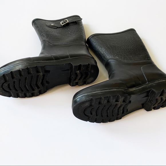 Michael Kors Croc Pattern Textured Rain Boots - Picture 7 of 7